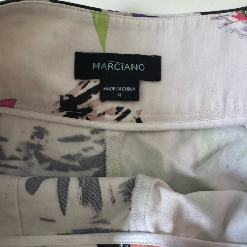 Marciano Hibiscus Shorts Size 4 - Picture 5 of 12